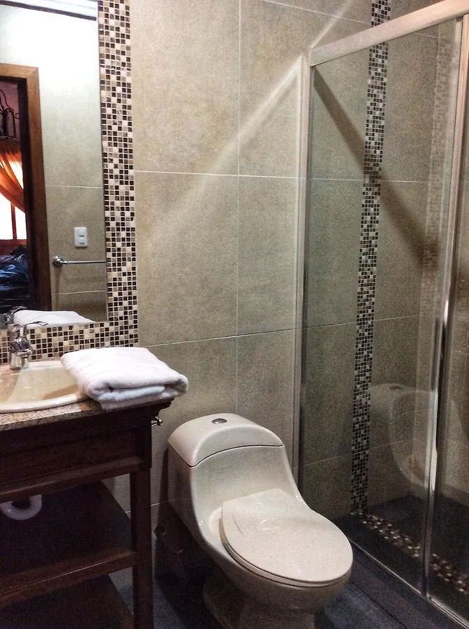 Casa Hibiscus Hotel Куэнка